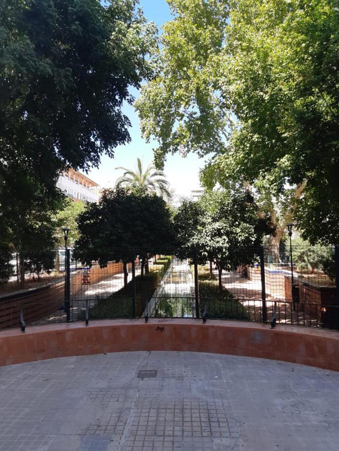 Acogedor Apartamento En Pleno Corazon De Triana Siviglia Esterno foto