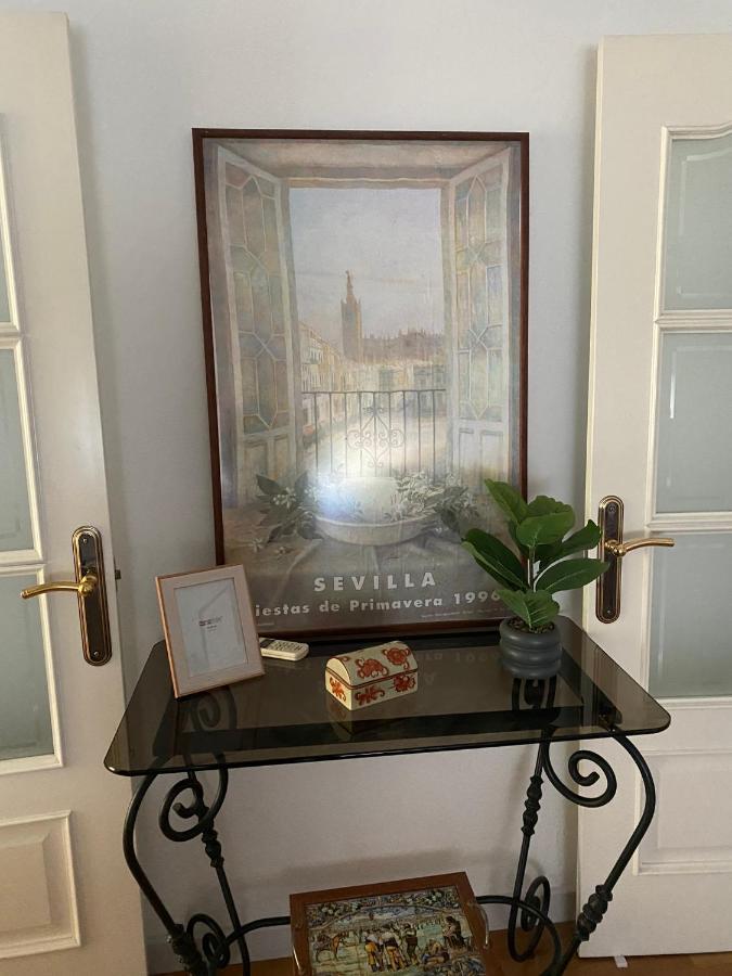 Acogedor Apartamento En Pleno Corazon De Triana Siviglia Esterno foto