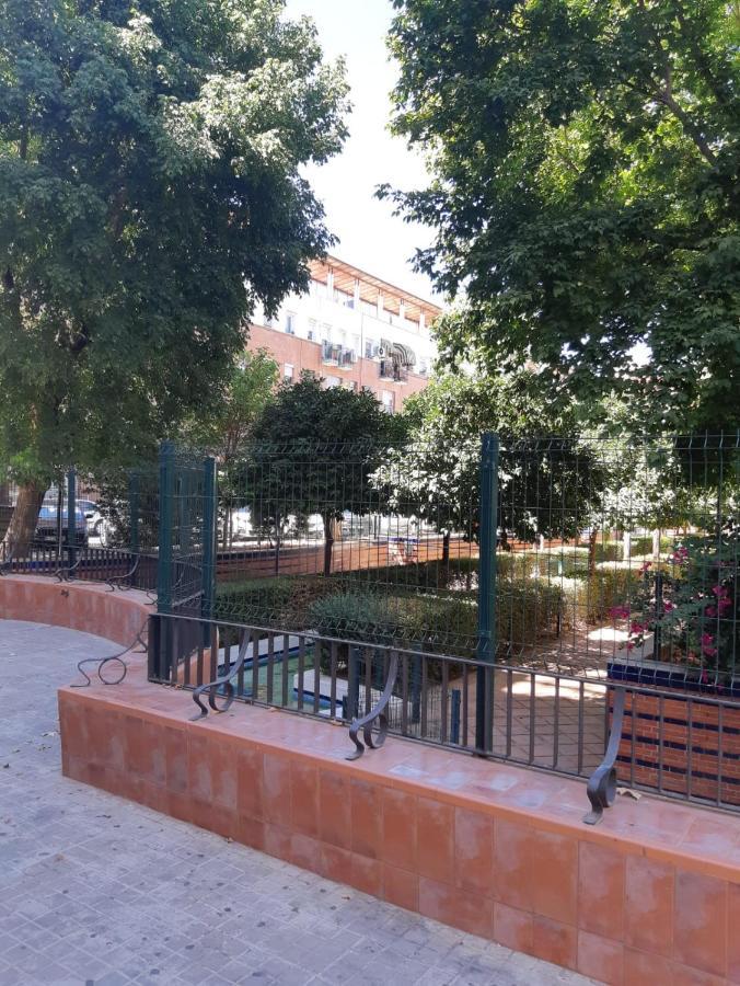 Acogedor Apartamento En Pleno Corazon De Triana Siviglia Esterno foto