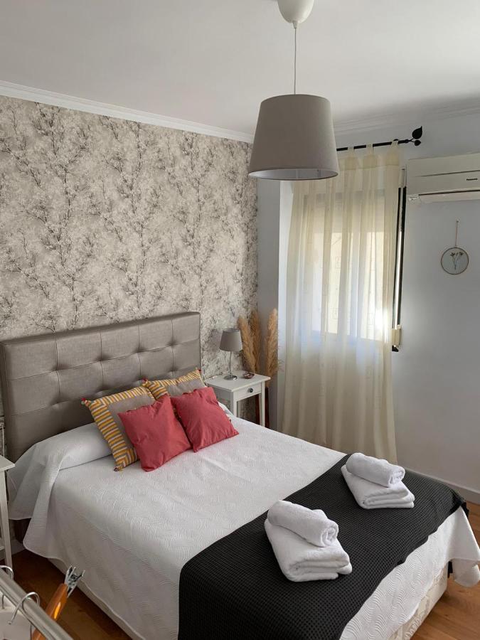 Acogedor Apartamento En Pleno Corazon De Triana Siviglia Esterno foto