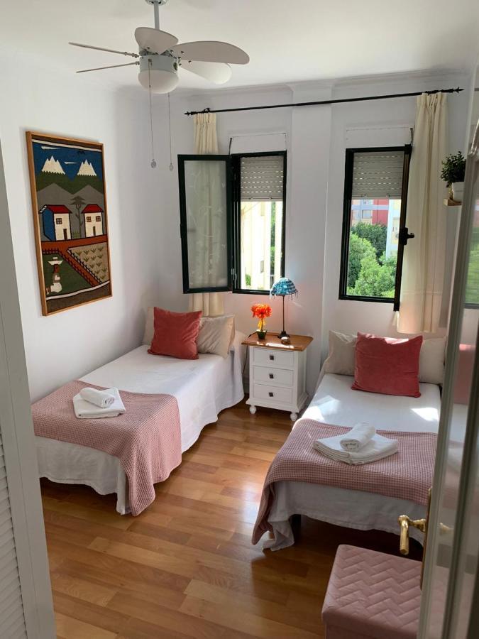 Acogedor Apartamento En Pleno Corazon De Triana Siviglia Esterno foto