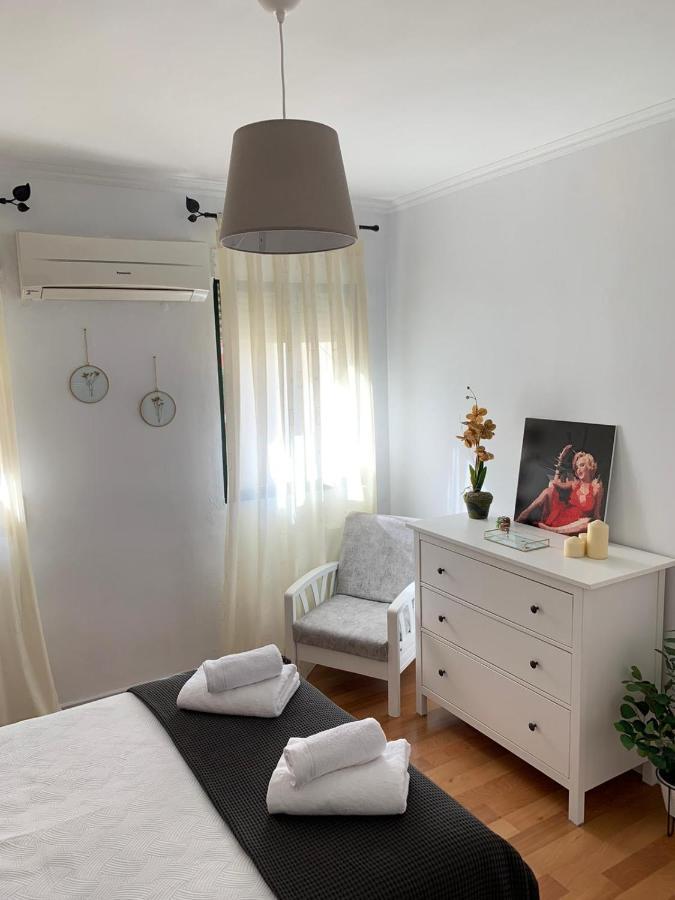 Acogedor Apartamento En Pleno Corazon De Triana Siviglia Esterno foto