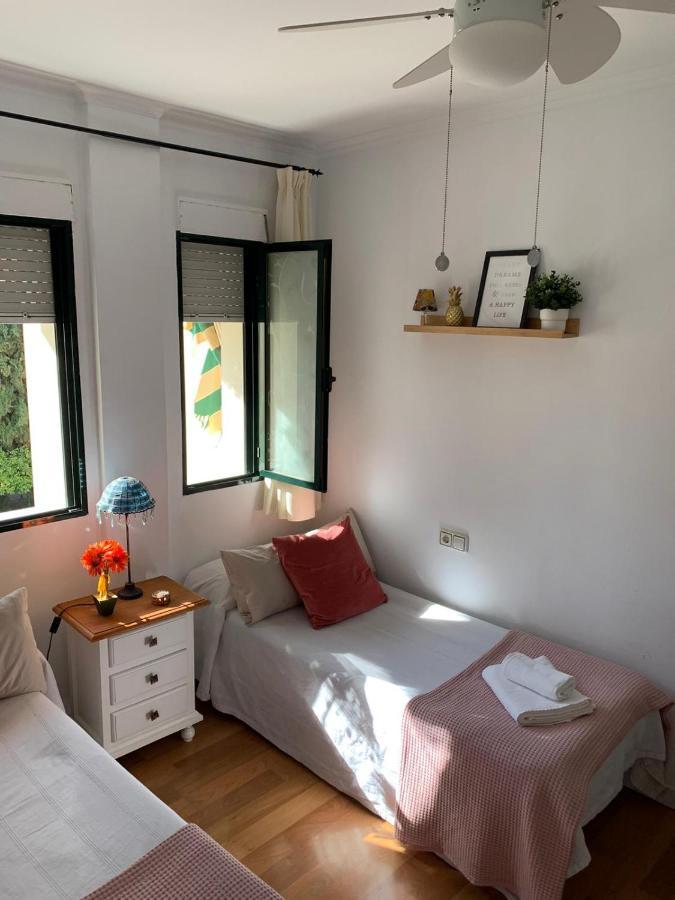Acogedor Apartamento En Pleno Corazon De Triana Siviglia Esterno foto
